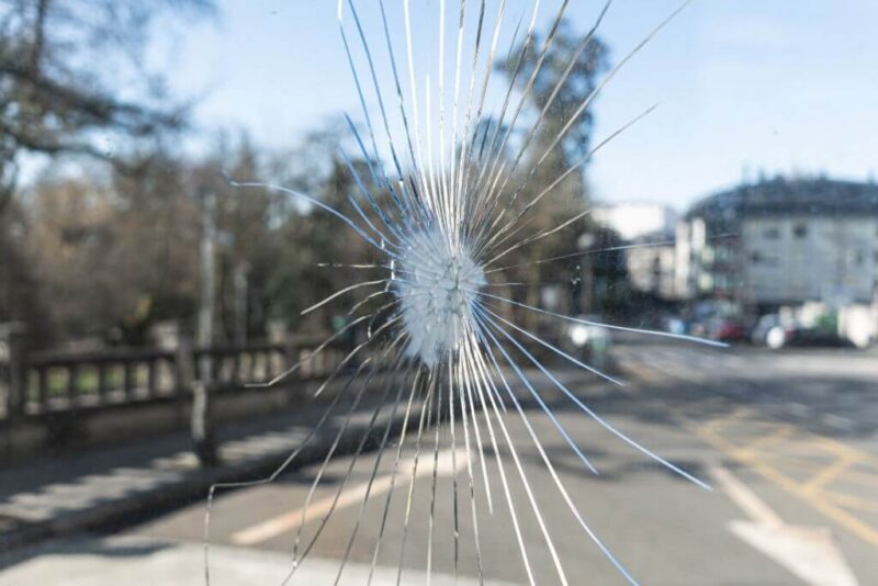 how to repair cracked glass