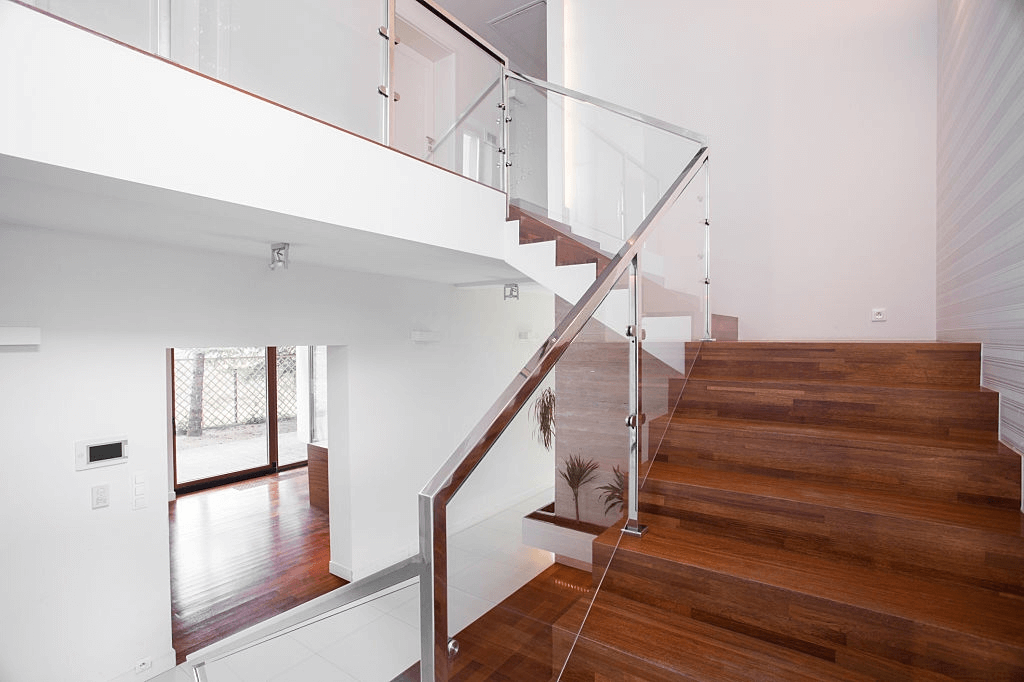 5 Things You Need To Know About Glass Railing - Specialized Stair