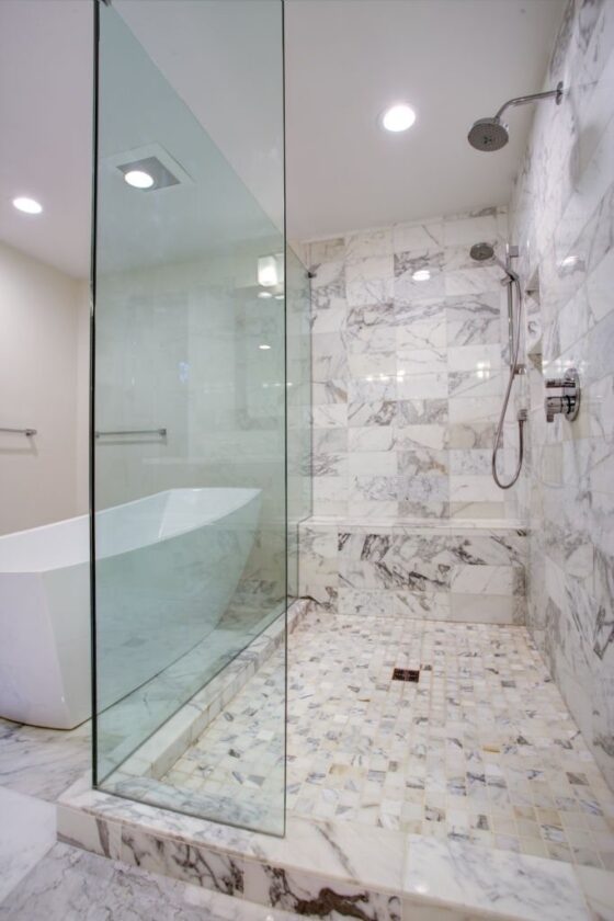 8 Stunning Doorless Walk In Shower Ideas Glass Genius