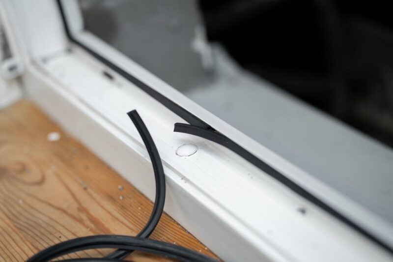 How to Clean a Foggy Double Pane Window? Glass Genius