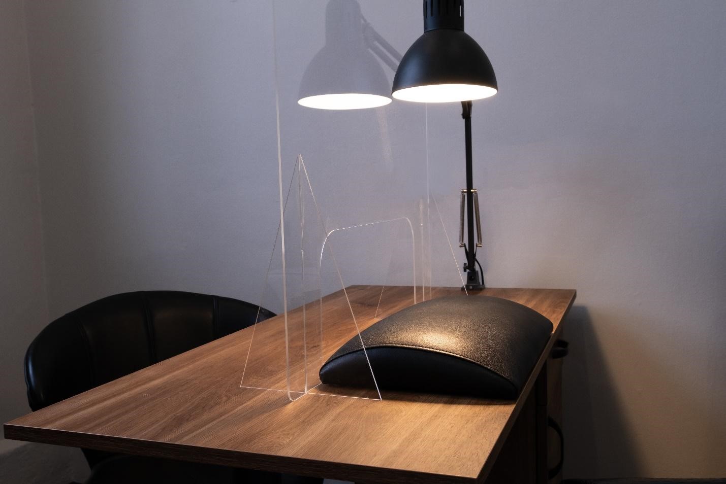 Plexiglass Dividers for Desk What You Need to Know?